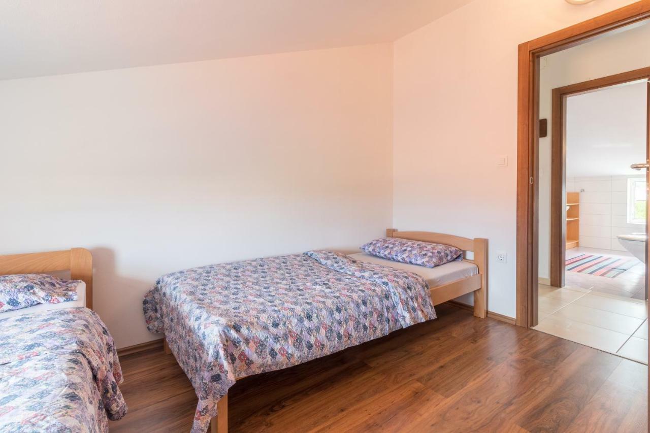 Antonija Apartment พูลา ภายนอก รูปภาพ